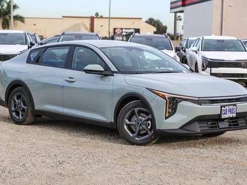 New 2026 Kia K4 LXS image 2
