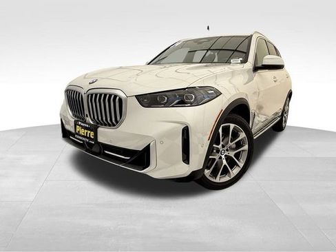 Used 2024 BMW X5 xDrive40i w/ Premium Package image 1