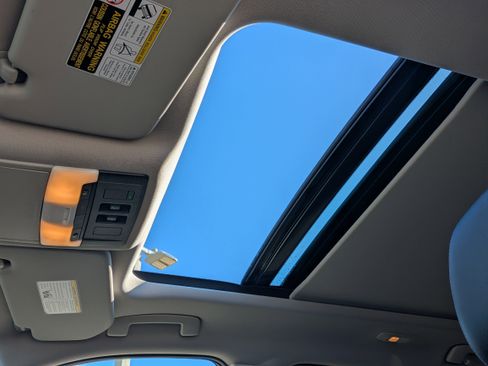 Used 2021 Nissan Rogue SL w/ Premium Package image 23