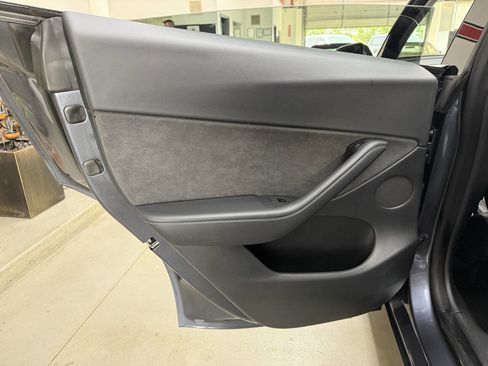 Used 2022 Tesla Model Y Performance AWD/4WD image 12