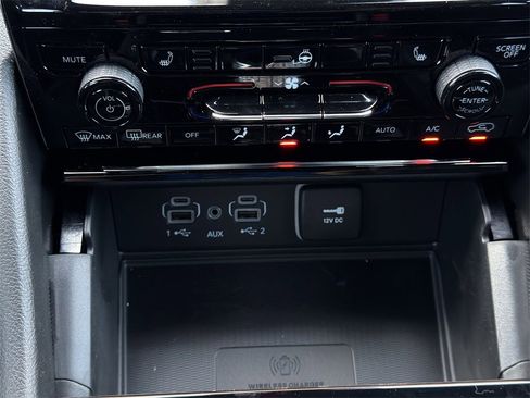 New 2025 Jeep Grand Cherokee Altitude image 16