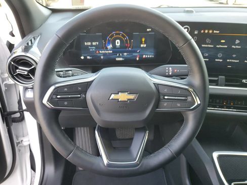 Used 2026 Chevrolet Equinox LT FWD image 22