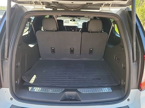 Used 2023 GMC Yukon XL Denali w/ Denali Reserve Package image 9