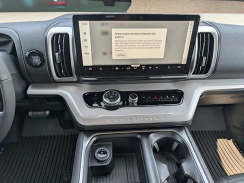 New 2026 Ford Expedition Active RWD image 14