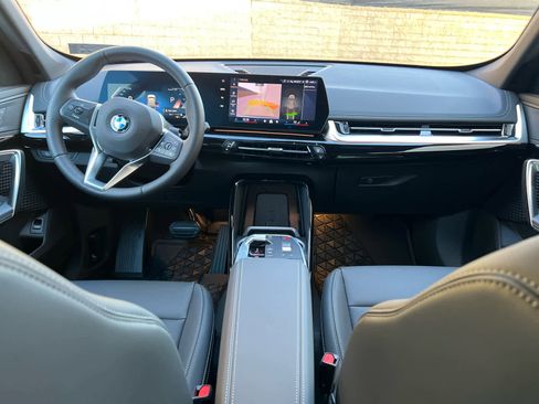 Used 2025 BMW X1 xDrive28i w/ Convenience Package image 8