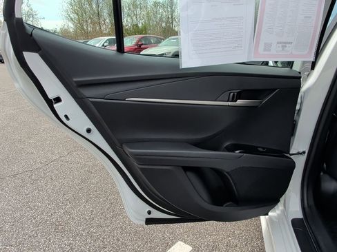 Used 2025 Toyota Camry SE w/ Convenience Package image 32