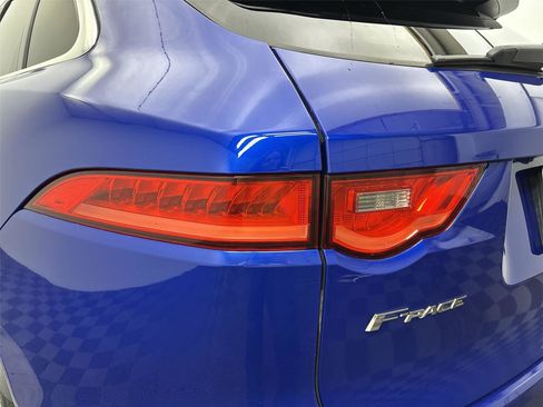 Used 2020 Jaguar F-PACE Prestige image 19