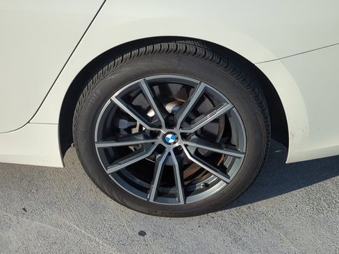 Used 2019 BMW 330i Sedan w/ Driving Assistance Package image 9
