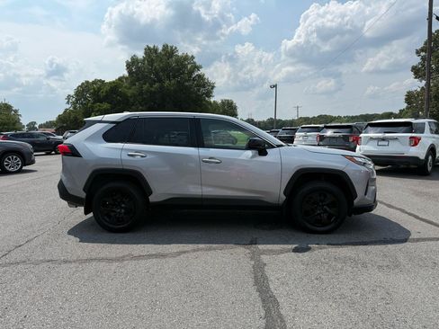 Used 2023 Toyota RAV4 LE FWD image 7