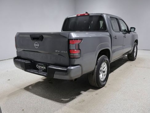 Used 2024 Nissan Frontier SV AWD/4WD image 2