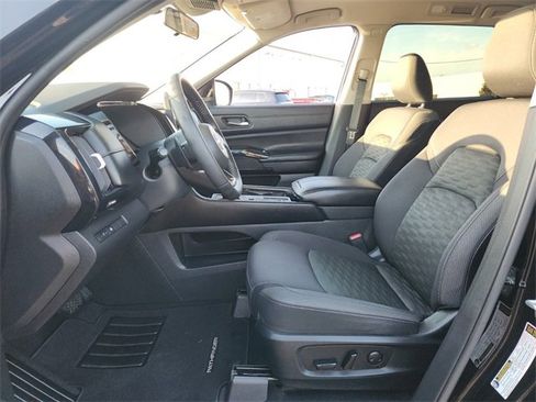 Certified 2022 Nissan Pathfinder SV image 9