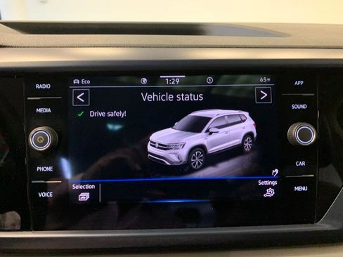 Used 2022 Volkswagen Taos SE image 28