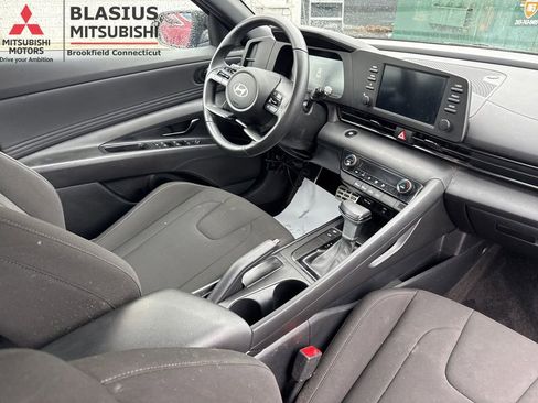 Used 2025 Hyundai Elantra Sport FWD image 34