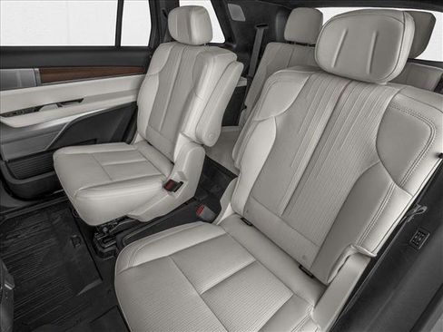 New 2026 Cadillac Vistiq Platinum image 9