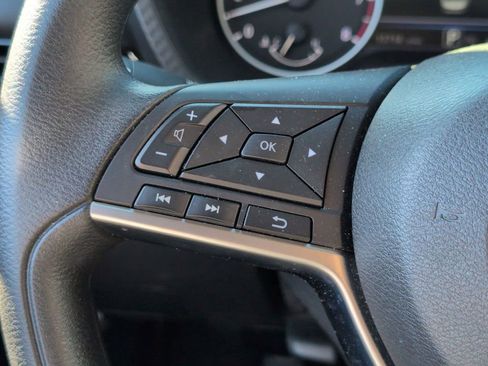 Used 2025 Nissan Sentra SV image 21