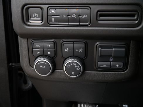 Used 2022 Chevrolet Tahoe RST w/ Sport Performance Package AWD/4WD image 26