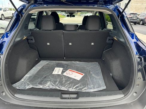 Used 2025 Nissan Kicks SV image 6