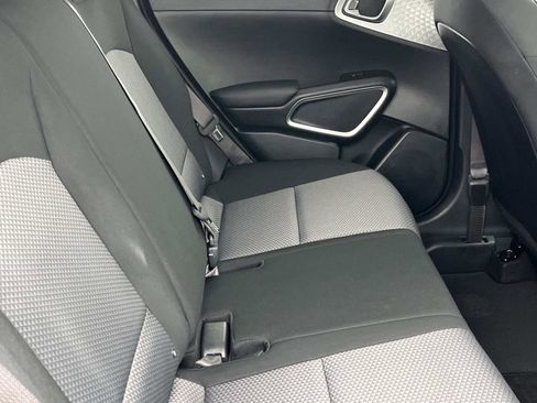 Certified 2022 Kia Soul LX w/ Technology Package image 17