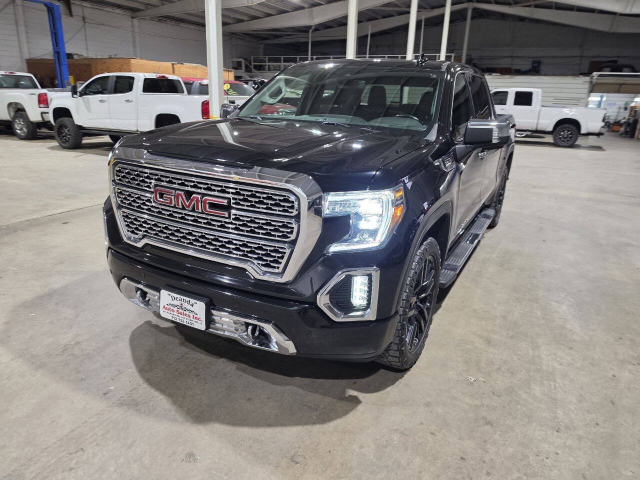 Used 2019 GMC Sierra 1500 Denali w/ Driver Alert Package II AWD/4WD image 3