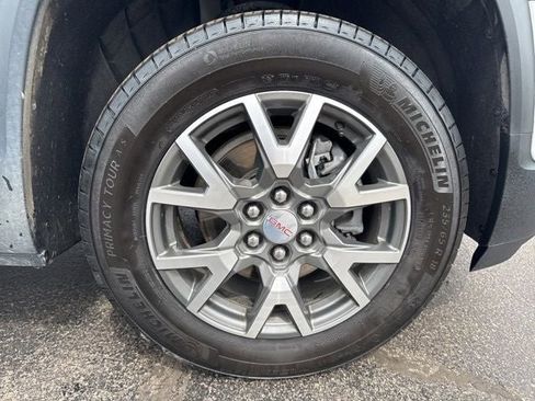 Used 2023 GMC Acadia SLE FWD image 30