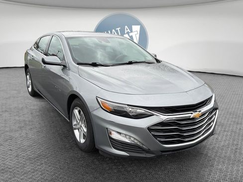 Used 2024 Chevrolet Malibu LT FWD image 1