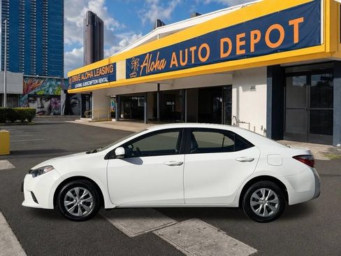 Used 2014 Toyota Corolla LE FWD image 2