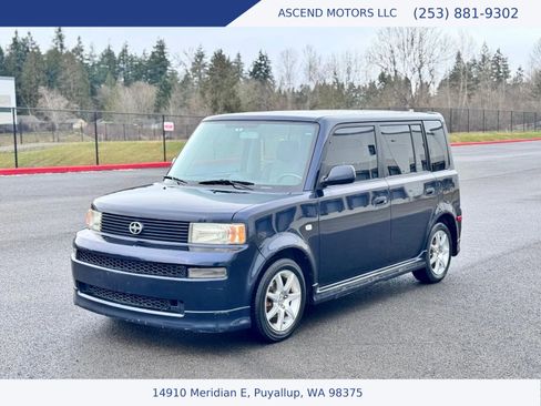 Used 2005 Scion xB image 1