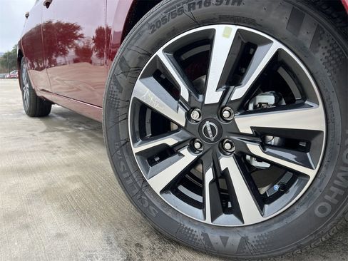 New 2025 Nissan Versa SV image 7