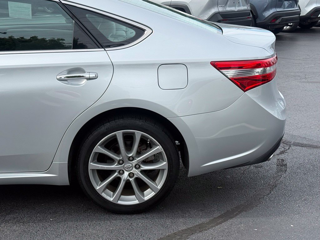 Used 2014 Toyota Avalon XLE Touring FWD image 4