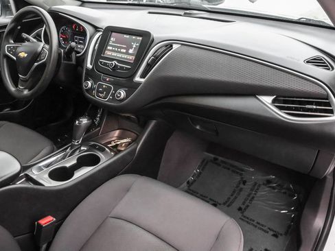 Used 2017 Chevrolet Malibu LS image 34