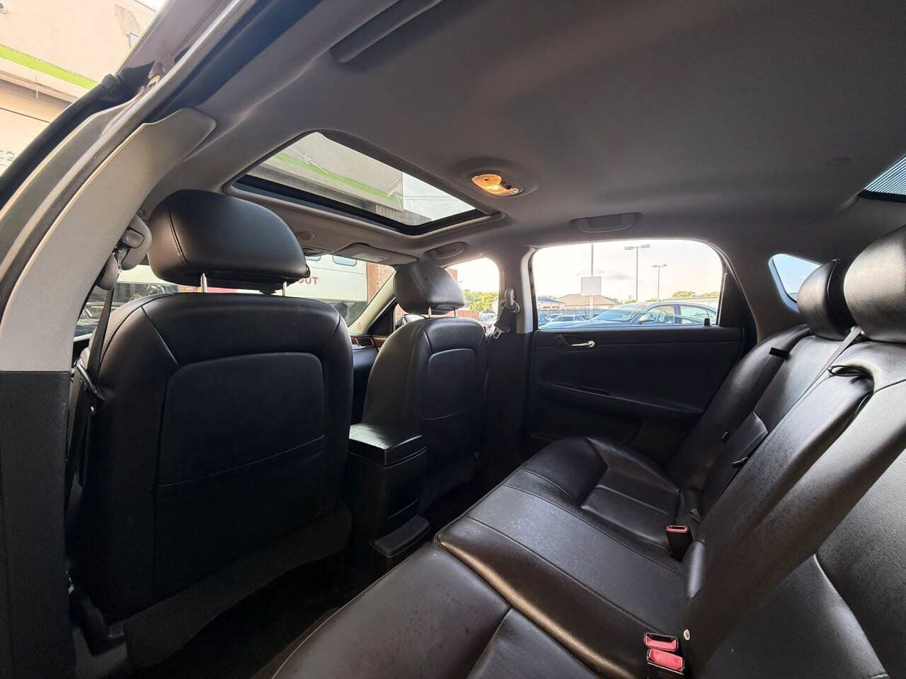 Used 2010 Chevrolet Impala LTZ FWD image 13