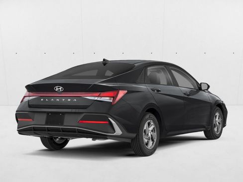 New 2026 Hyundai Elantra SE FWD image 2