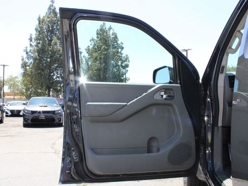 Used 2014 Nissan Frontier SV w/ SV Value Truck Package image 6