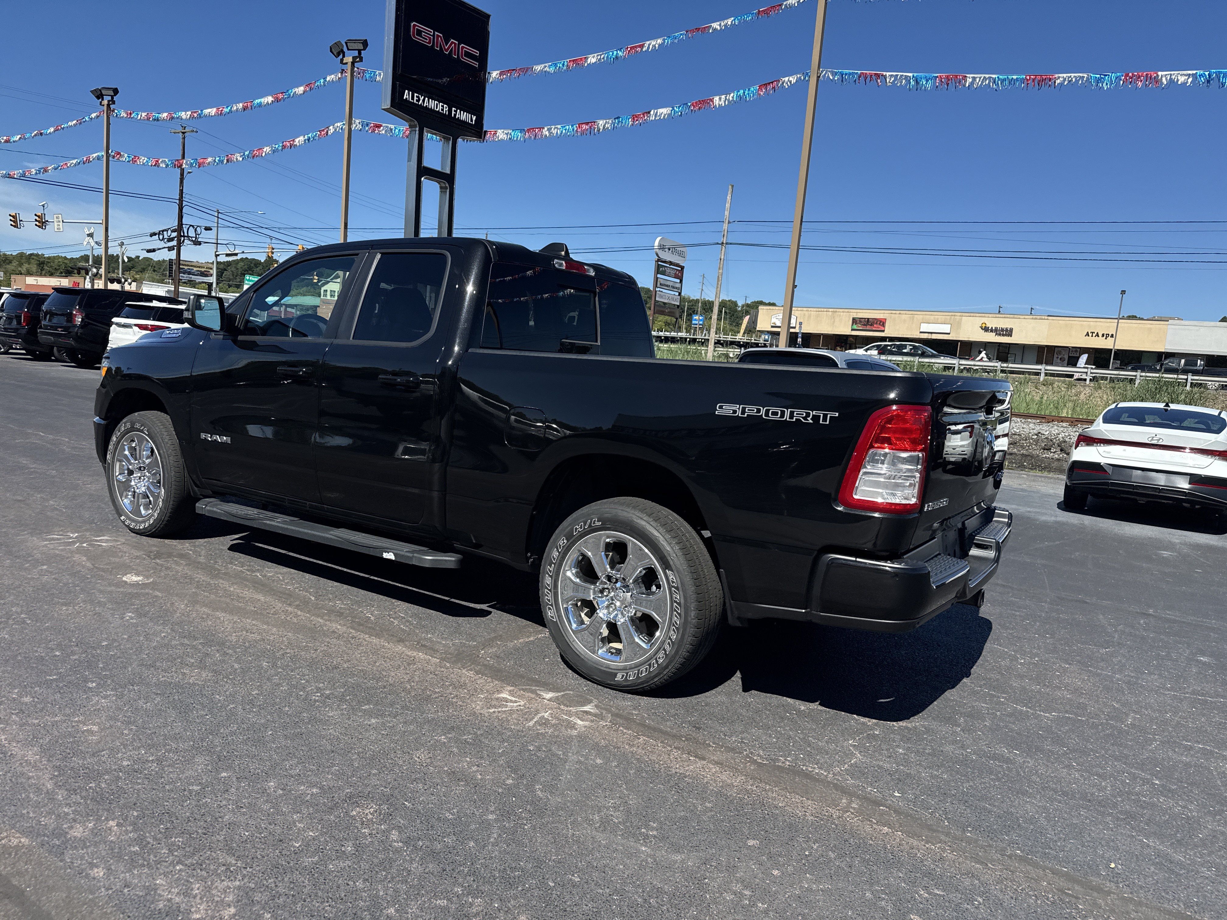 Used 2022 RAM 1500 Big Horn AWD/4WD image 6