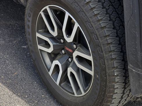 Used 2021 GMC Sierra 1500 AT4 w/ AT4 Value Package image 4