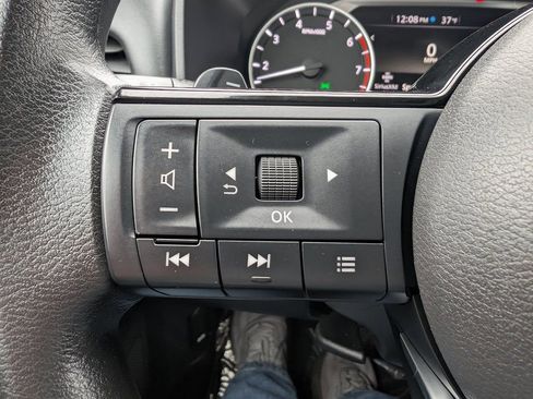 Used 2022 Nissan Rogue SV image 26