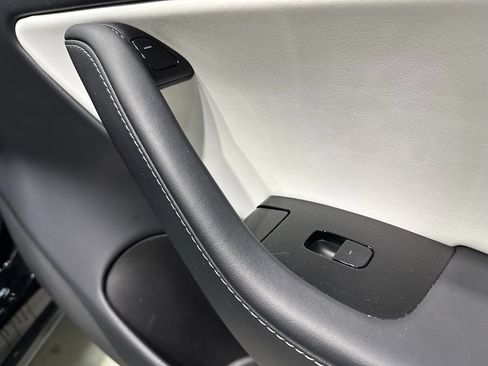 Used 2019 Tesla Model 3 Performance AWD/4WD image 9