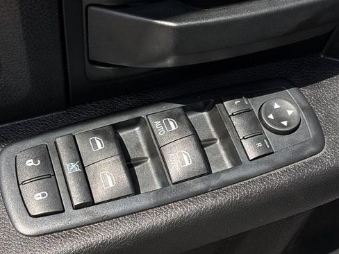 Used 2017 RAM 1500 Express RWD image 13