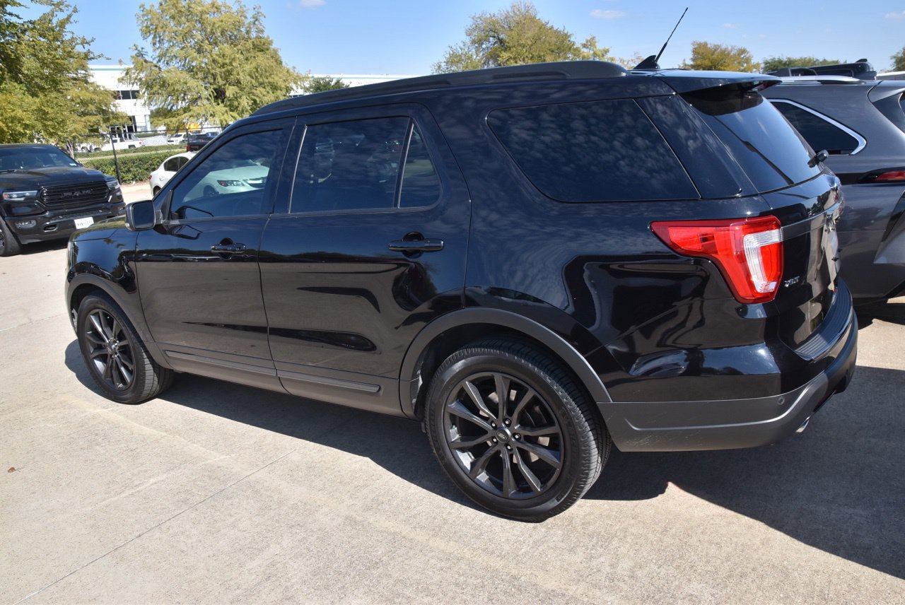 Used 2019 Ford Explorer XLT w/ Equipment Group 202A FWD image 7