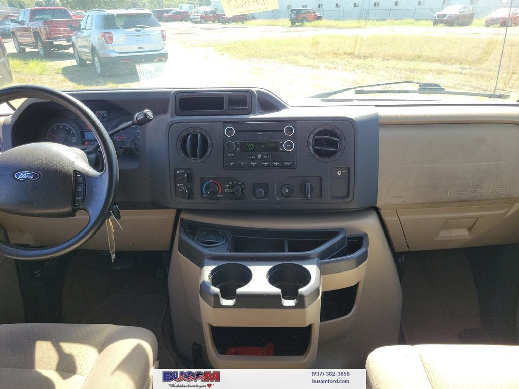 Used 2009 Ford E-350 and Econoline 350 XLT RWD image 11
