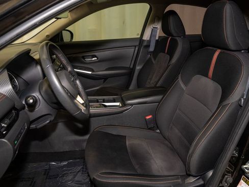 Certified 2022 Nissan Sentra SR w/ Midnight Edition image 10