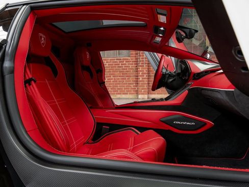 Used 2022 Lamborghini Aventador Countach image 8