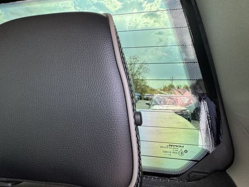 Used 2022 RAM 1500 Laramie AWD/4WD image 36