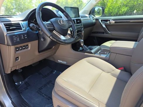 Used 2023 Lexus GX 460 Luxury w/ Sport Design Package AWD/4WD image 24