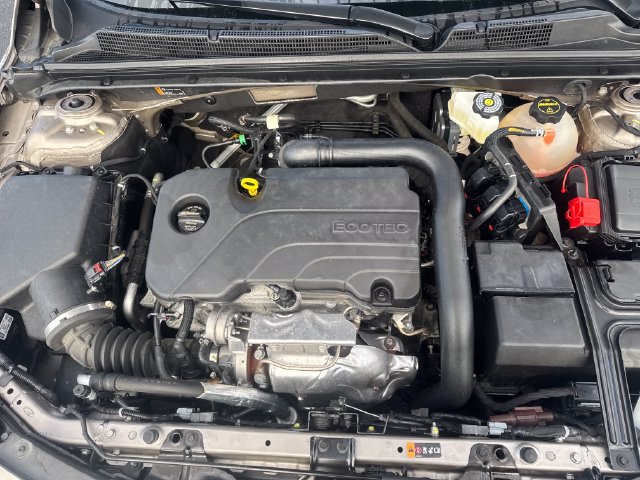 Used 2025 Chevrolet Malibu LT FWD image 26