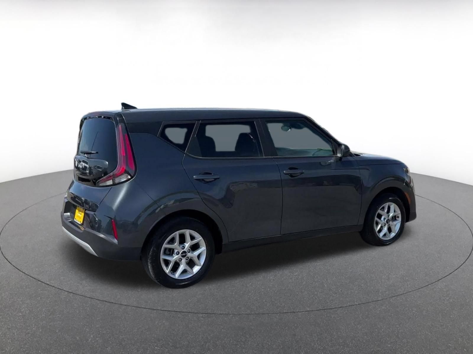 Used 2025 Kia Soul LX w/ LX Technology Package FWD image 14