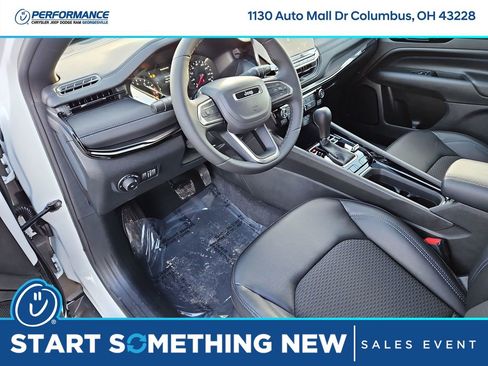 New 2026 Jeep Compass Latitude image 17