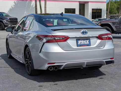 Used 2021 Toyota Camry XSE w/ Navigation Upgrade Package FWD image 8