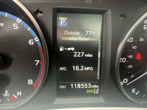 Used 2018 Toyota RAV4 XLE AWD/4WD image 34