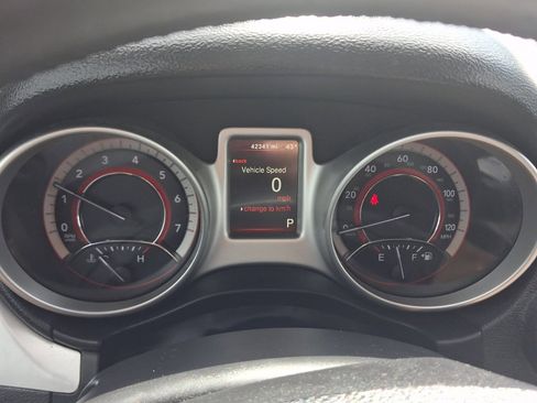 Used 2018 Dodge Journey SE w/ Connectivity Group FWD image 15